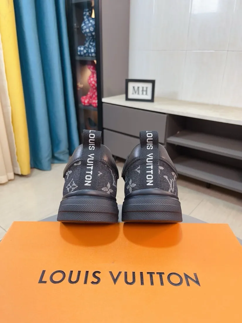 Men's shoes💰400🌹🌹[LV]🌹High-end men's shoes brand: Official website 1:1 Latest masterpiece: The upper is made of Italian imported first-layer cowhide with special materials➕Full genuine leather lining🔥, making walking more convenient and comfortable! Exclusive new style, stunning work [color]! Create a fashionable personality to set off your uniqueness! A must-have for trendy men! Classic🔥Number: 38-44
